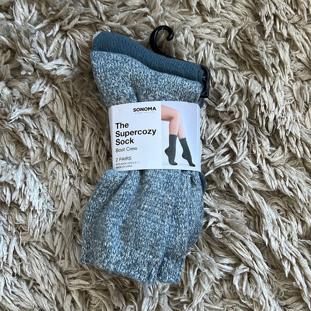 Never worn, cozy socks